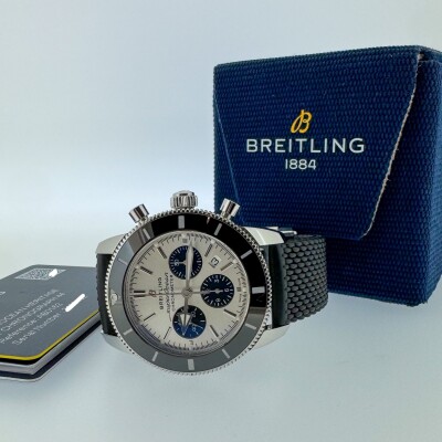 Montre Breitling Superocean Heritage II B01 Chronograph 44