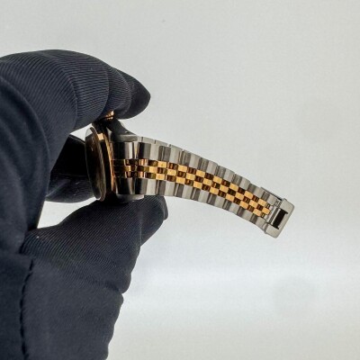 Montre Rolex Oyster Perpetual 26 67183.