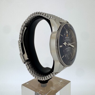 Montre Breitling Superocean Heritage AB2010.