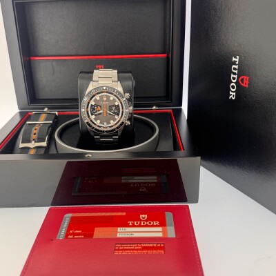 Montre Tudor Heritage Chronographe 70330N.