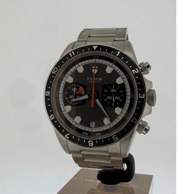 Montre Tudor Heritage Chronographe 70330N.