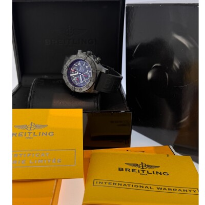 Montre Breitling AVENGER Skyland Chrono Ltd Edition M13380.