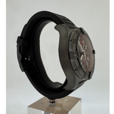Montre Breitling AVENGER Skyland Chrono Ltd Edition M13380.