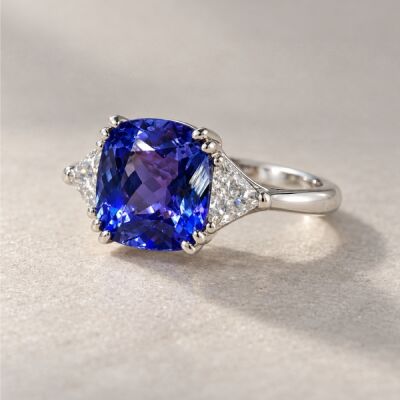 Bague en tanzanite bleu violet