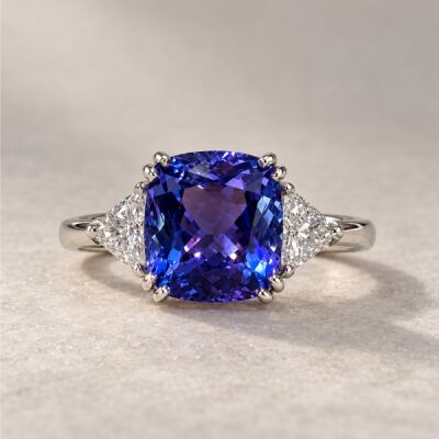 Bague en tanzanite bleu violet