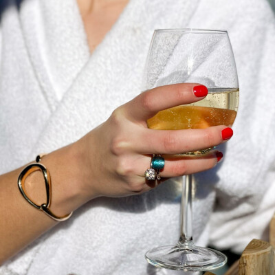 Bague Pomellato Nudo Classic en or rose, or blanc et topaze Blue London