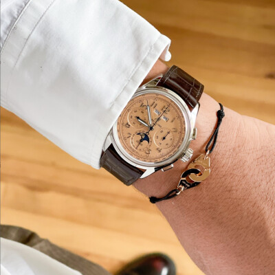 Bracelet sur cordon Menottes dinh van R12 en or rose