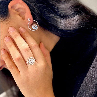 Bague Messika Lucky Move PM en or blanc et diamants