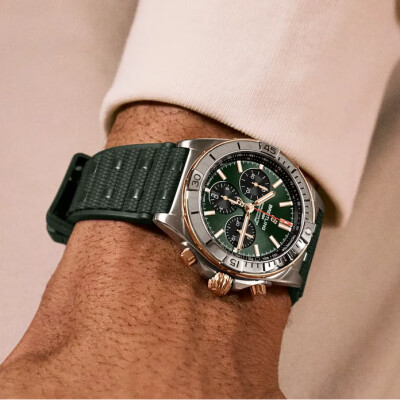 Montre Breitling Chronomat B01 Chronograph 42