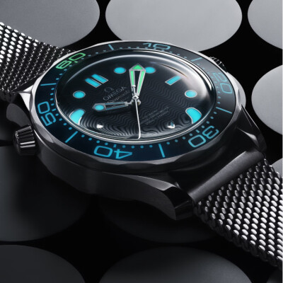 Montre OMEGA Seamaster Diver 300M Co-Axial Master Chronometer 42mm James Bond 60e Anniversaire