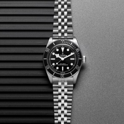 Montre TUDOR Black Bay, boîtier en acier, 41 mm, bracelet en acier