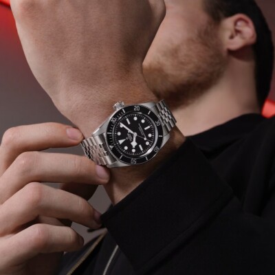 Montre TUDOR Black Bay, boîtier en acier, 41 mm, bracelet en acier