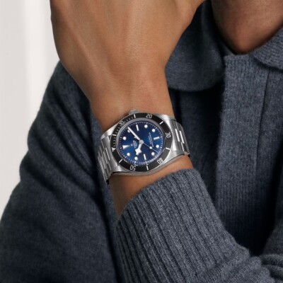 Montre TUDOR Black Bay 68, boîtier en acier, 43 mm, cadran bleu