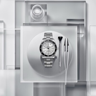 Montre TUDOR Black Bay 68, boîtier en acier, 43 mm, cadran argenté