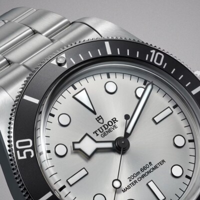 Montre TUDOR Black Bay 68, boîtier en acier, 43 mm, cadran argenté