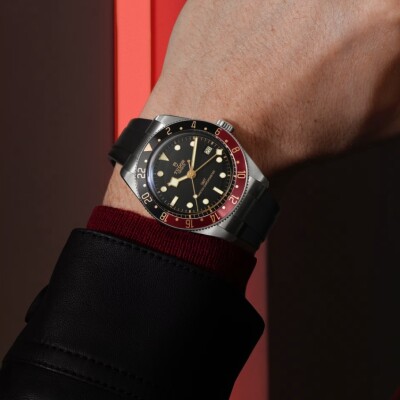 Montre TUDOR Black Bay 58 GMT, boîtier en acier, 39 mm, bracelet en caoutchouc
