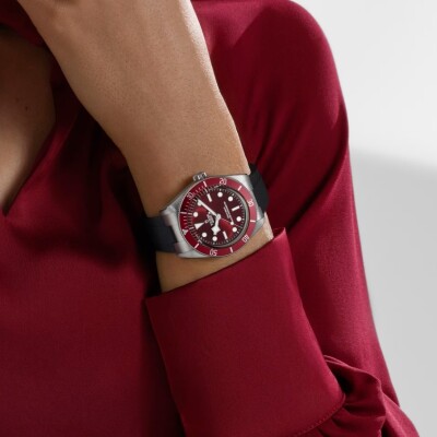 Montre TUDOR Black Bay 58, boîtier en acier, 39 mm, cadran bordeaux
