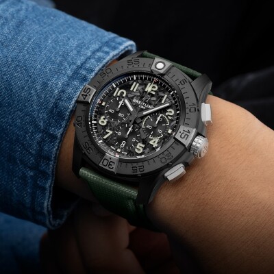 Montre Breitling Avenger Automatic GMT 44 Night Mission