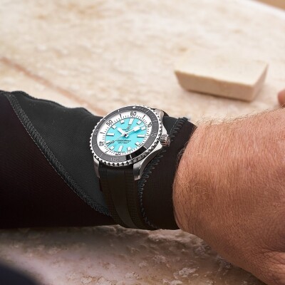 Montre Breitling Superocean Automatic 44