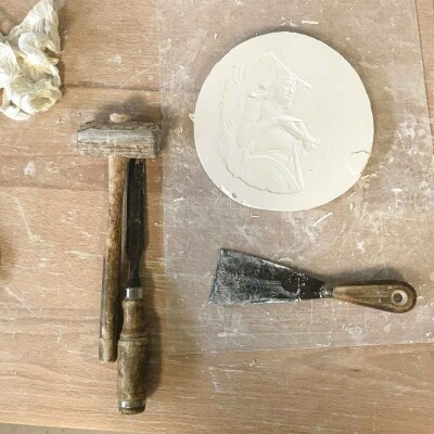 Médaille Arthus Bertrand Ange Lumière 18 mm F. Mince or jaune sablé