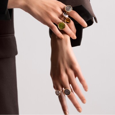 Bague Ginette NY BABY DISC RING en or rose et œil de tigre