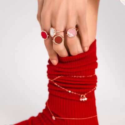 Bague Ginette NY BABY DISC RING en or rose et nacre