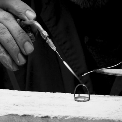 Bague Ginette NY DISC RINGS en or rose et jade