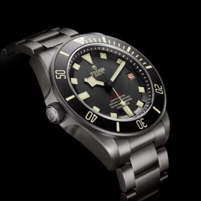 Montre TUDOR Pelagos lhd disque noir mat en céramique, bracelet en titane