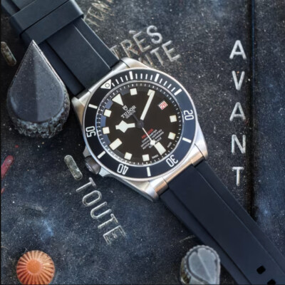 Montre TUDOR Pelagos lhd disque noir mat en céramique, bracelet en titane