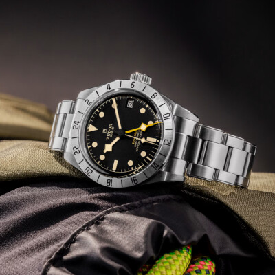 Montre TUDOR Black Bay Pro boîtier en acier 39 mm, bracelet en acier riveté