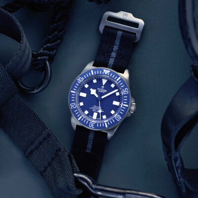 Montre TUDOR Pelagos FXD lunette tournante bidirectionnelle, bracelet en tissu bleu marine