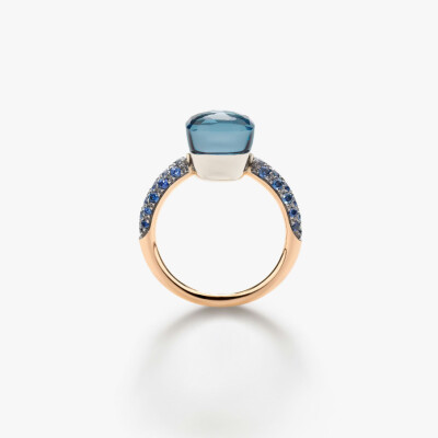 Bague Pomellato Nudo Petit en or rose, or blanc, topaze bleu london, lapis lazuli et saphirs