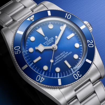 Montre TUDOR  Black Bay 54 boîtier en acier, 37 mm, bracelet en acier