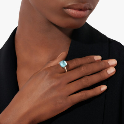 Bague Pomellato Nudo Classic en or rose, or blanc et topaze