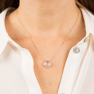 Collier Morganne Bello Victoria coussin en or rose, quartz rose milky et diamants