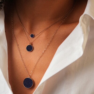Collier Ginette NY JUMBO EVER DISC en or rose et pierre de sable bleue