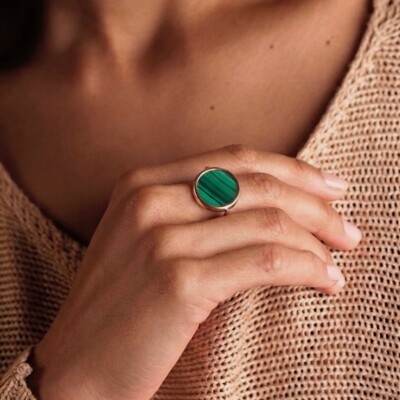 Bague Ginette NY EVER en or rose et malachite