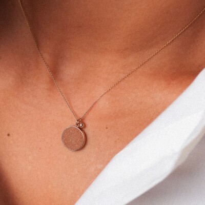 Collier Ginette NY EVER DISC en or rose et pierre de sable