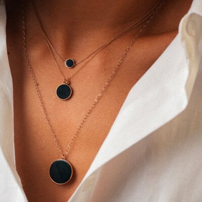 Collier Ginette NY EVER DISC en or rose et pierre de sable bleue