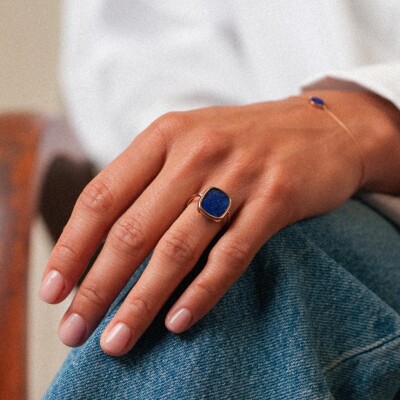 Bague Ginette NY ANTIQUE RING en or rose et lapis-lazuli