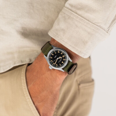 Montre HAMILTON Khaki Field Quartz 38mm H69401930