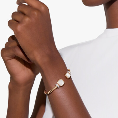 Bracelet Pomellato Nudo en or rose, 2 topazes blanches, nacre et 38 diamants