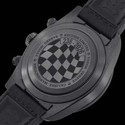 Montre TUDOR Black Bay Chrono Boîtier 42 mm en composite de carbone noir, cadran blanc