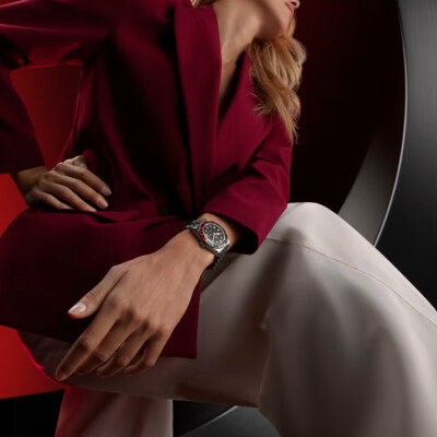 Montre TUDOR  Black Bay 58 GMT boîtier en acier, 39 mm, lunette noire et bordeaux
