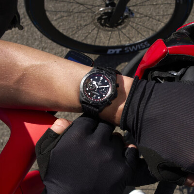 Montre TUDOR Pelagos FXD Chrono, boîtier 43 mm en composite de carbone, bracelet en tissu noir