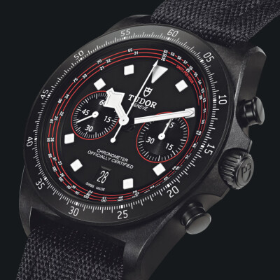 Montre TUDOR Pelagos FXD Chrono, boîtier 43 mm en composite de carbone, bracelet en tissu noir