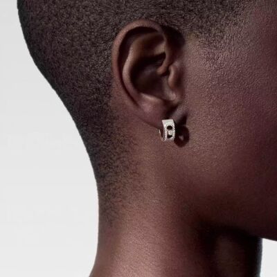 Boucles d'oreilles créoles Messika Move Noa pavées en or blanc et diamant
