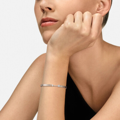 Bracelet Bangle Nouvel Héritage Mood Dinner Date en or blanc et diamants, taille 16cm