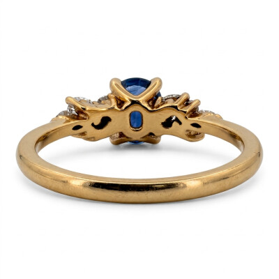 Bague Or Jaune Saphir 0.73 carat et Diamants 0.12 carat