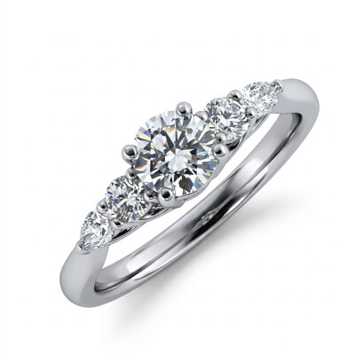 Bague Or Blanc Diamant 0.50 Carat EVS2 accompagné de 0.25 carat de Diamants